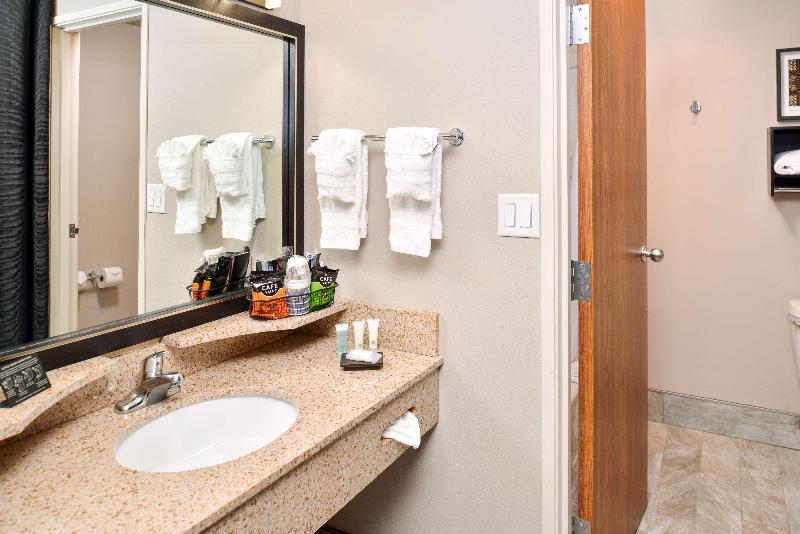 غرفة قياسية لذوى الاحتياجات الخاصة, Holiday Inn Express Branford New Haven, An Ihg