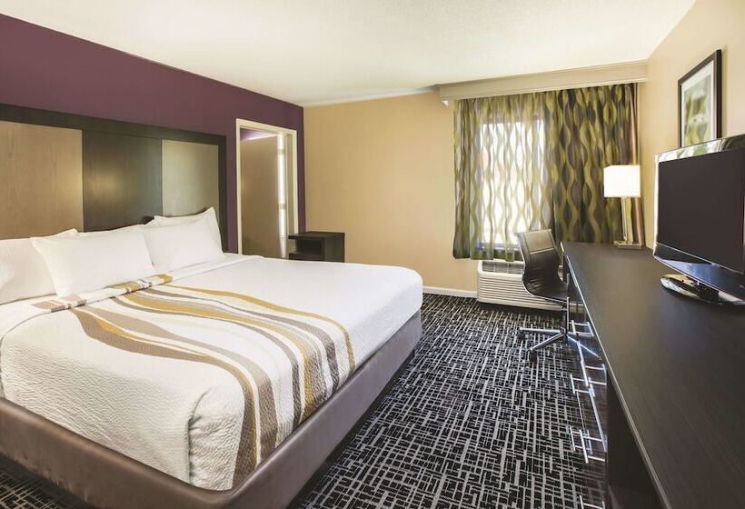 Номер Deluxe, La Quinta Inn By Wyndham Waldorf