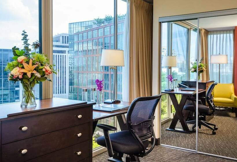 اتاق لوکس, Beacon Hotel & Corporate Quarters