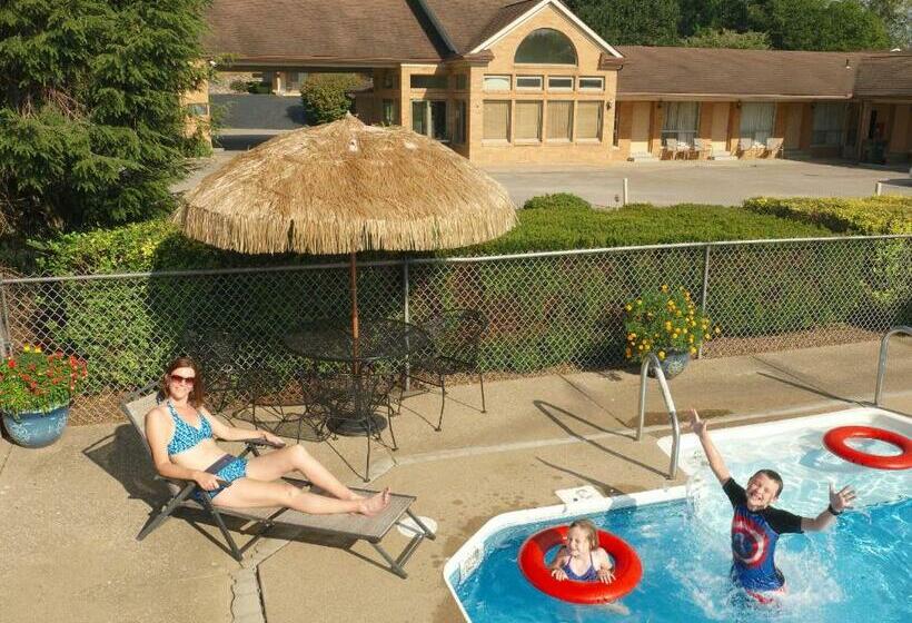 Люкс Повышенной Комфортности, Four Seasons Lodging