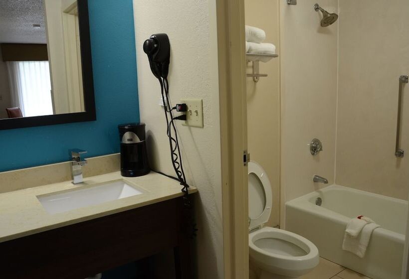Номер Стандарт 2 Двуспальные Кровати, Baymont By Wyndham Nashville Airport