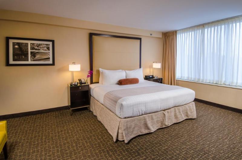 اتاق اجرایی با تخت بزرگ, Beacon Hotel & Corporate Quarters