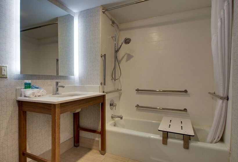 Люкс Адаптированный для Инвалидов, Holiday Inn Express & Suites Wapakoneta, An Ihg