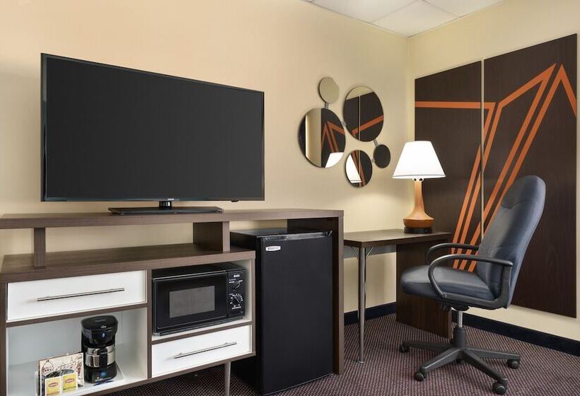 Номер бизнес-класса, Howard Johnson  By Wyndham South Portland
