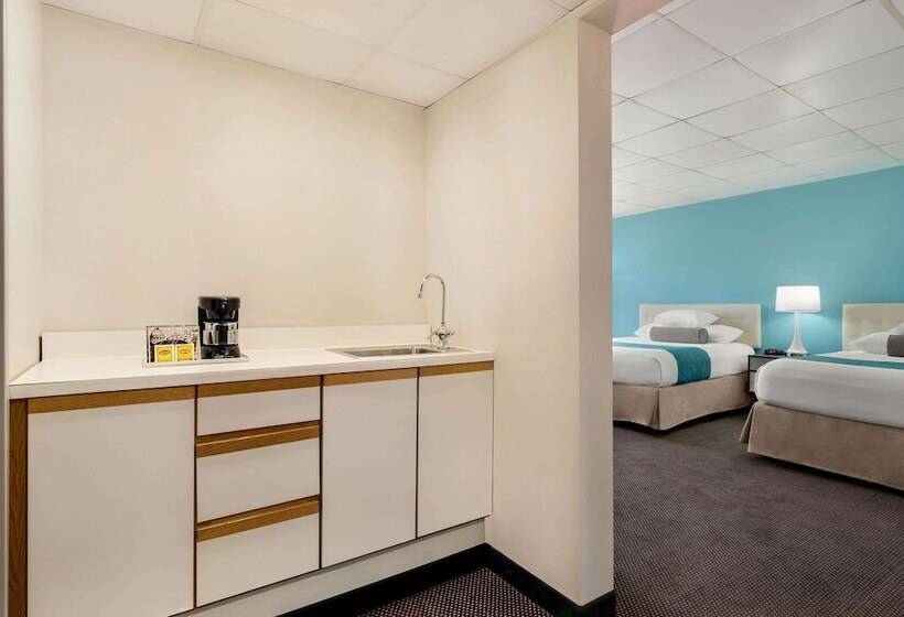 Люкс, Howard Johnson  By Wyndham South Portland