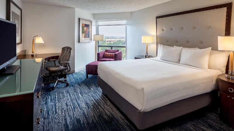 اتاق استاندارد با تخت بزرگ, Sonesta Hotel Houston Iah Airport