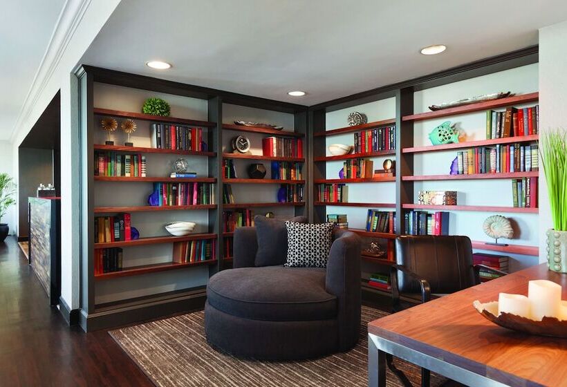 سوییت, Hyatt Regency Savannah