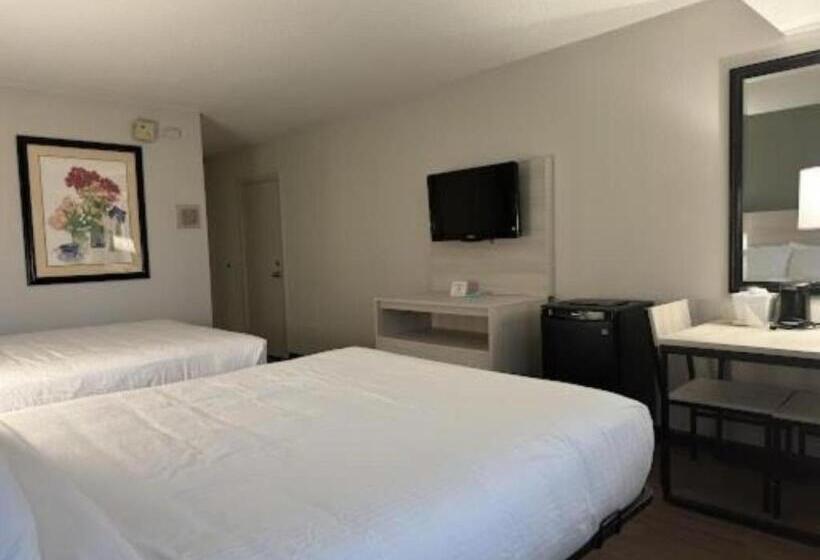 Четырехместный Номер Стандарт, Quality Inn & Suites East Syracuse  Carrier Circle