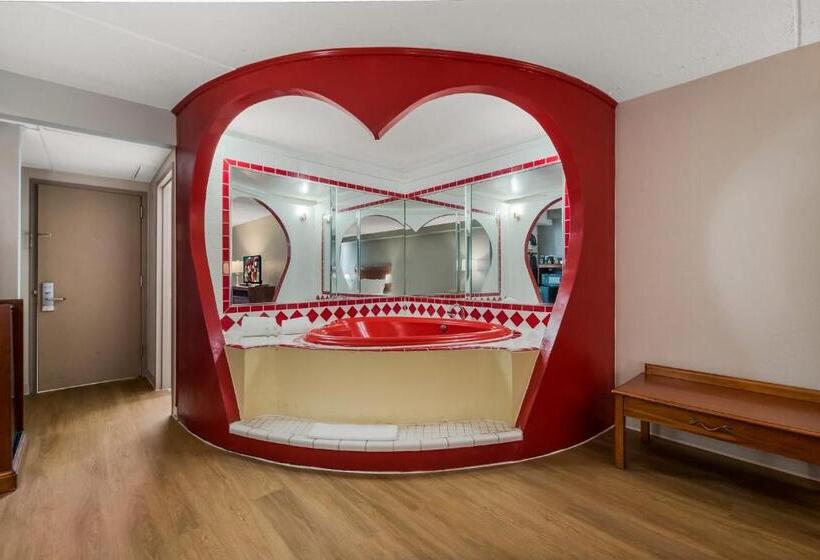 سوئیت با تخت بزرگ, Red Roof Inn And Suites Newark   University