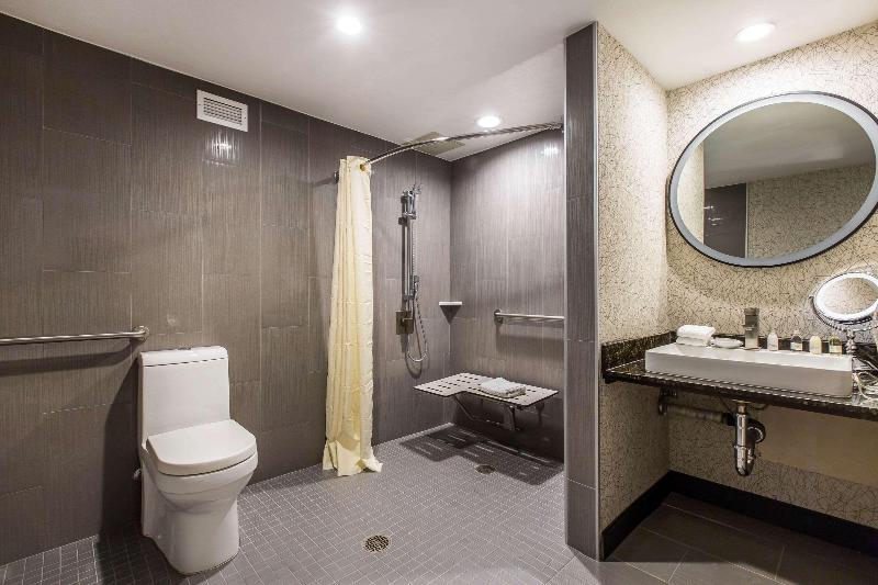 Quarto Estandar Cama King, Voco Laguna Hills