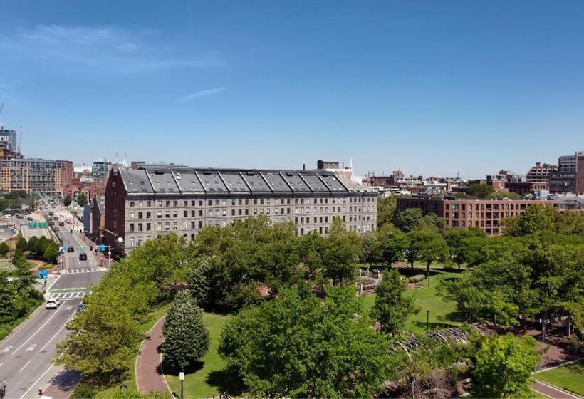 适合残疾人使用的标准间, Boston Marriott Long Wharf