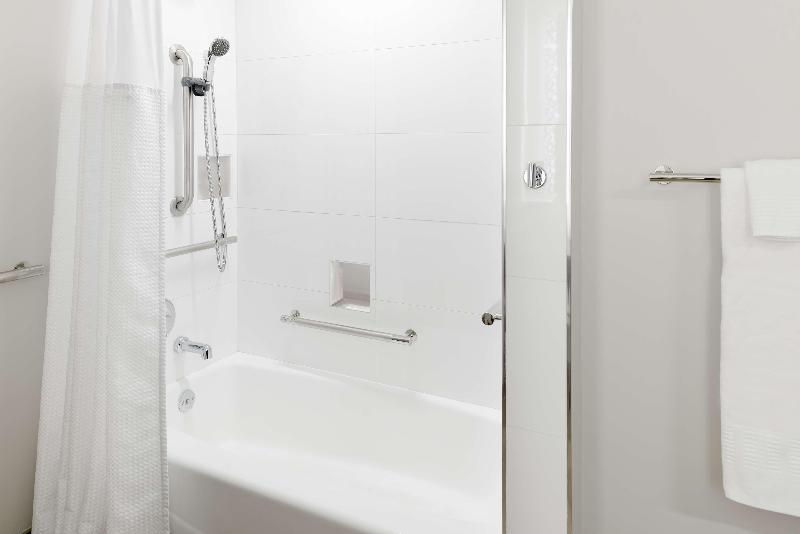 스탠다드 룸 킹사이즈 침대, Hilton Washington Dc National Mall The Wharf