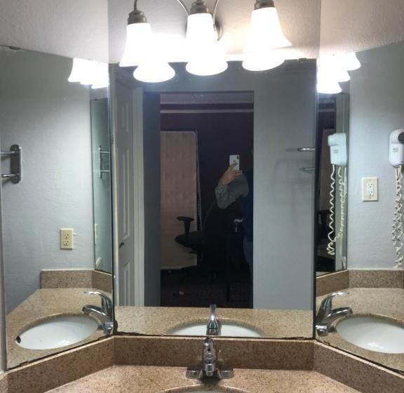 Номер Deluxe, Kings Inn  Medical Downtown Midtown Memphis