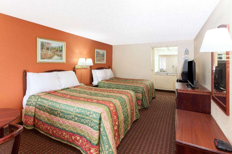 Номер Стандарт, Knights Inn Tucker