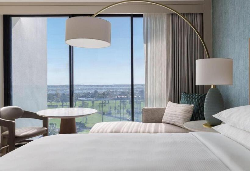 Люкс Кровать Кинг, Vea Newport Beach, A Marriott Resort & Spa