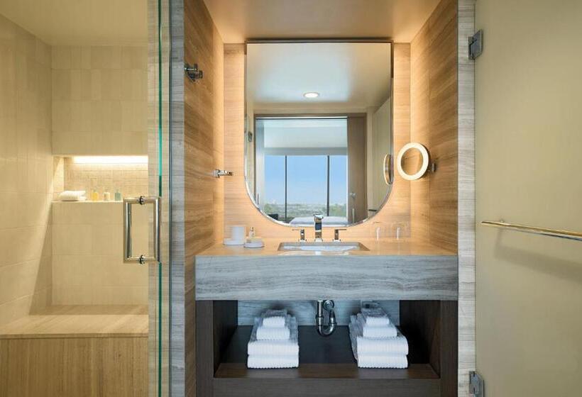 Люкс 4 Спальни, Vea Newport Beach, A Marriott Resort & Spa
