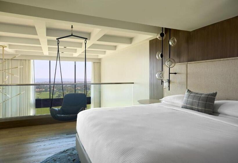 Люкс Кровать Кинг, Vea Newport Beach, A Marriott Resort & Spa
