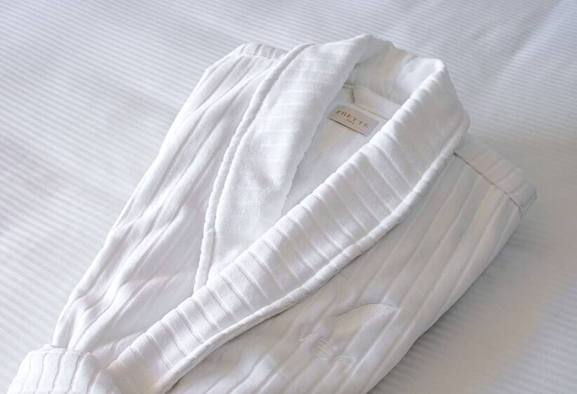 Люкс 4 Спальни, Vea Newport Beach, A Marriott Resort & Spa