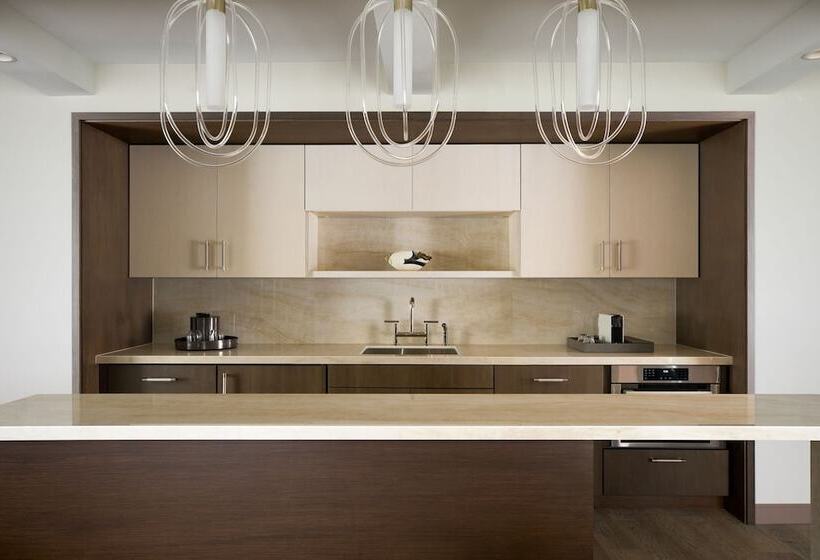 Люкс 3 Спальни, Vea Newport Beach, A Marriott Resort & Spa