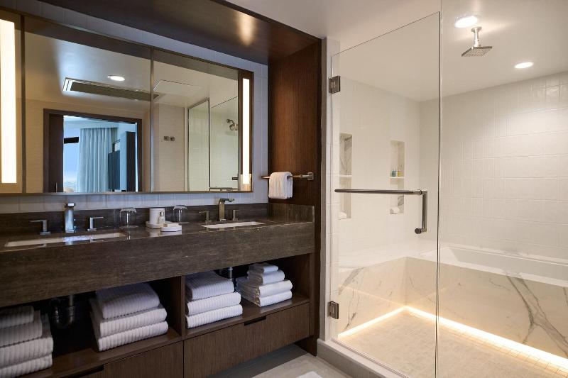 Люкс Deluxe Вид на Море, Vea Newport Beach, A Marriott Resort & Spa