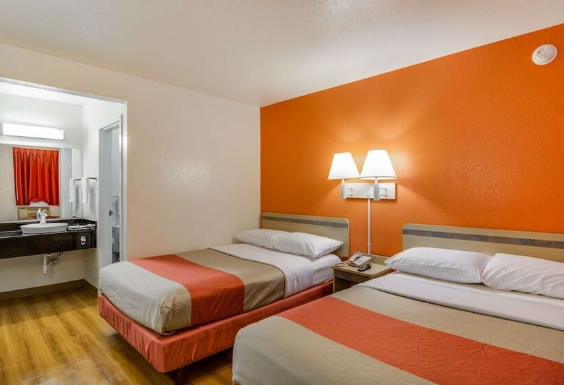 스탠다드 룸 더블 침대 2개, Motel 6 Schiller Park, Il   Chicago O Hare