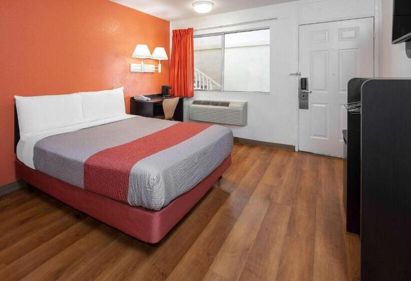 Номер Стандарт Адаптированный для Инвалидов, Motel 6 Ventura, Ca   Beach