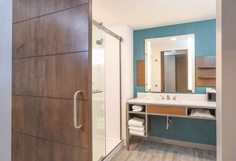 Номер Deluxe Кровать Кинг, The Marquette Hotel, Curio Collection By Hilton