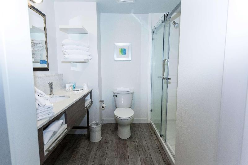 Стандартный Номер Кровать Кинг, Hampton Inn & Suites Syracuse North Airport Area