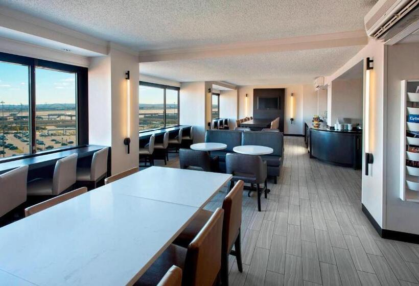 스탠다드 룸 킹사이즈 침대, Newark Liberty International Airport Marriott