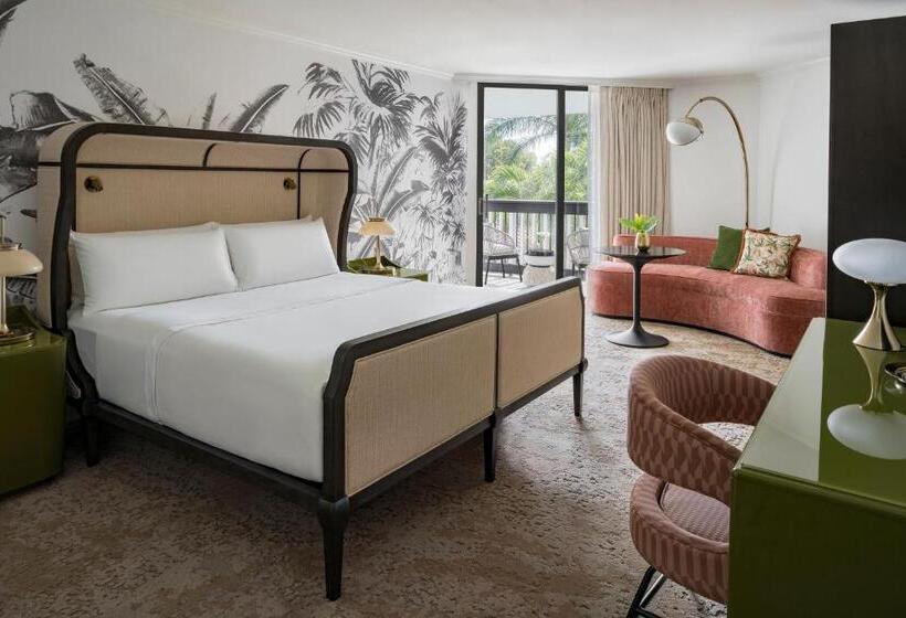 غرفة ديلوكس مطلة على حمام السباحة, Pga National Resort