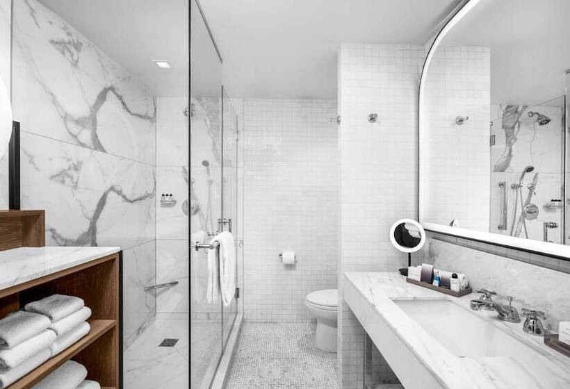 مجموعه ویستا شهر, The Luxury Collection Hotel Manhattan Midtown
