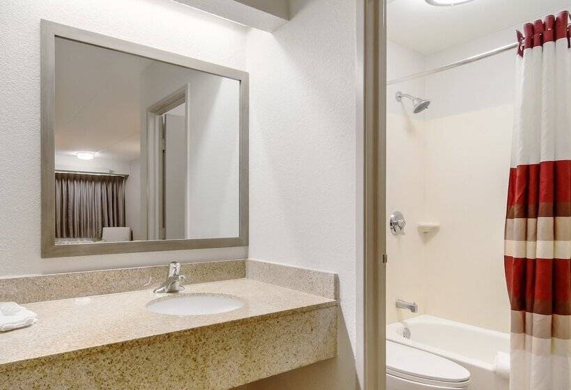 Номер Стандарт 2 Двуспальные Кровати, Red Roof Inn Durham  Duke Univ Medical Center