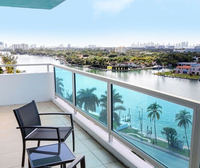 三卧高级套房, Seacoast Suites On Miami Beach