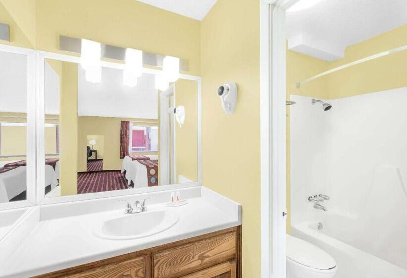 Номер Deluxe Кровать Кинг, Super 8 By Wyndham Kerrville Tx
