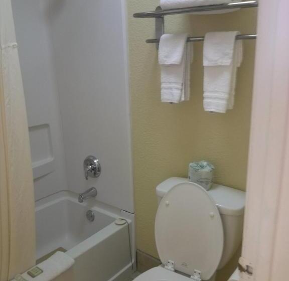 Номер Deluxe Кровать Кинг, Super 8 By Wyndham Kerrville Tx