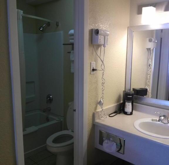 Номер Стандарт, Super 8 By Wyndham Kerrville Tx