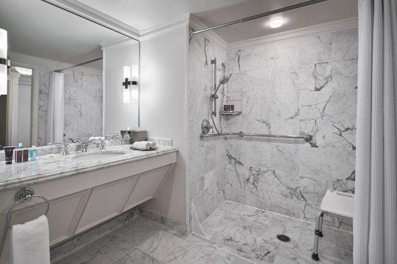 스탠다드 룸 킹사이즈 침대, The Ritzcarlton, Pentagon City