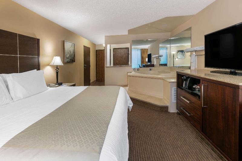 Люкс Повышенной Комфортности, Wyndham Riverfront