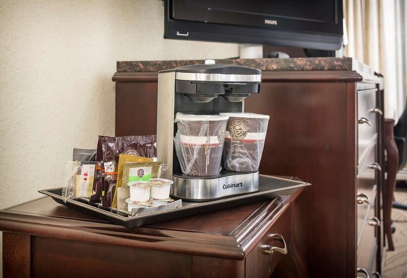Номер Стандарт Адаптированный для Инвалидов, Doubletree By Hilton  Boston  Milford