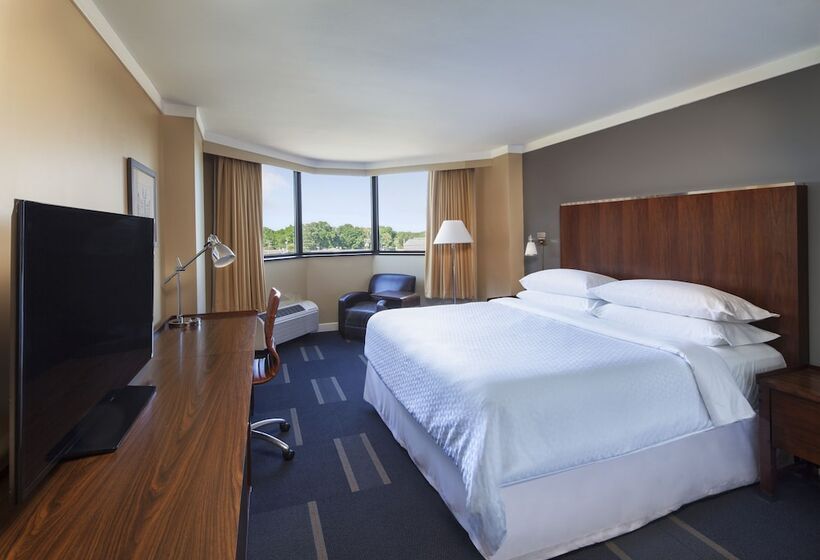 스탠다드 룸 더블 침대, Four Points By Sheraton Richmond