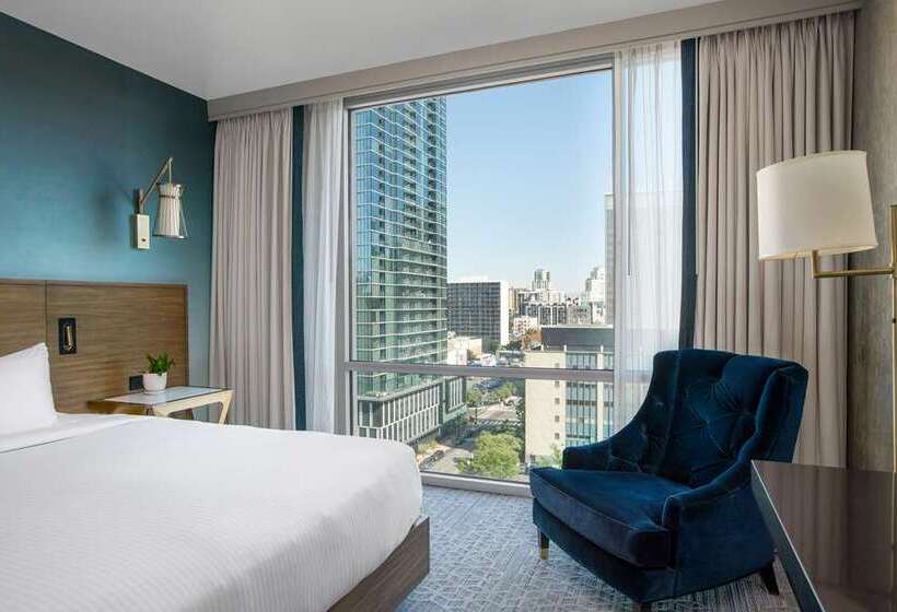 스탠다드 룸 킹사이즈 침대, Hilton St. Louis Frontenac