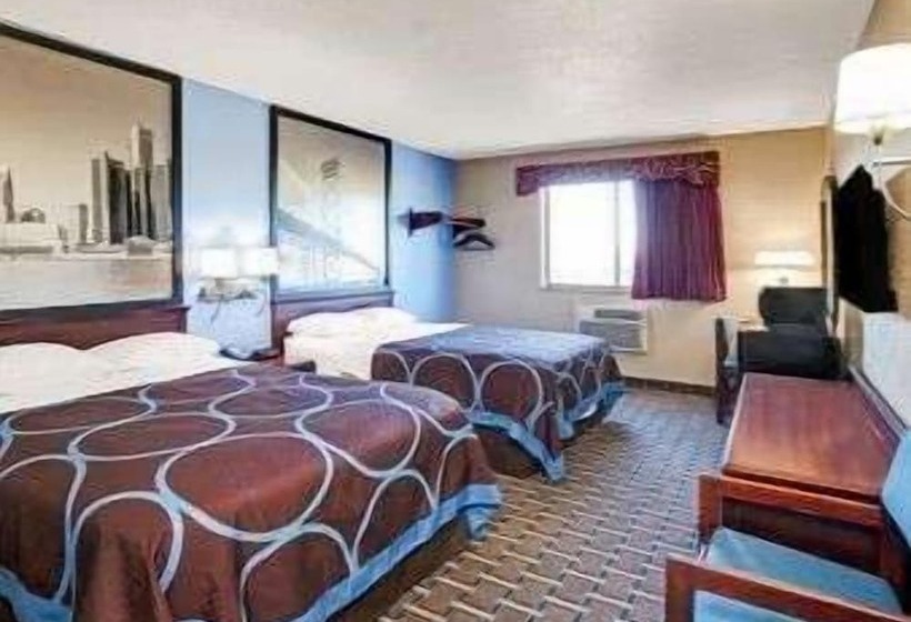 Номер Стандарт 2 Двуспальные Кровати, Super 8 By Wyndham Roseville/detroit Area