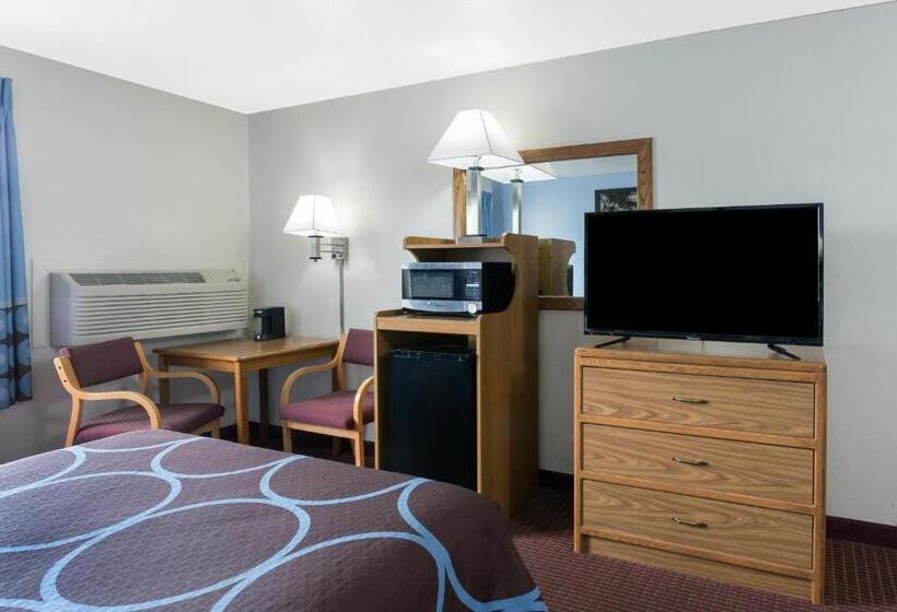 스탠다드 룸 킹사이즈 침대, Super 8 By Wyndham Wisconsin Dells