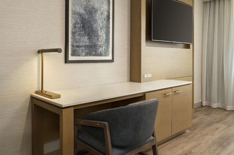 חדר סטנדרט עם מיטת קינג, The Westin Denver Downtown