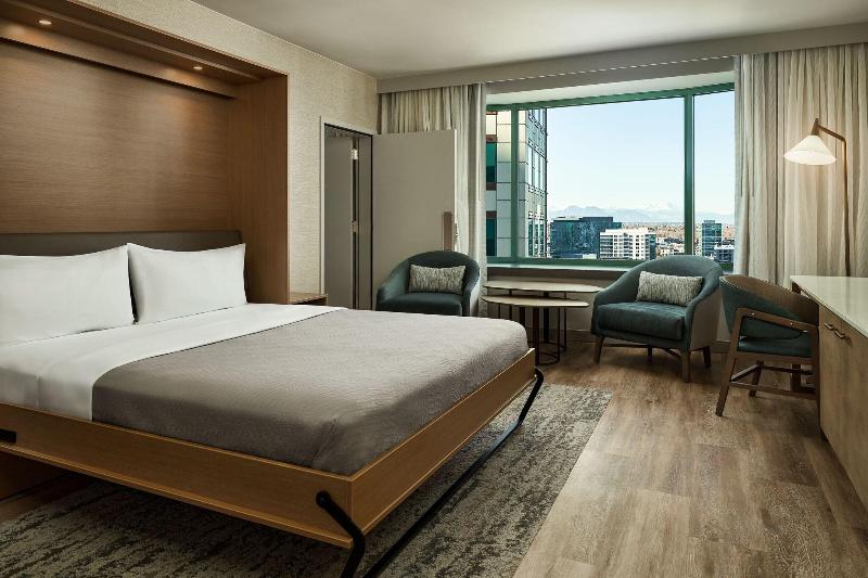 מיטת קינג בסוויטה, The Westin Denver Downtown