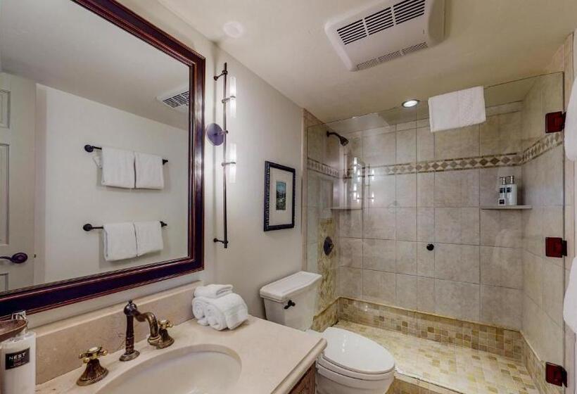 Апартаменты Premium 2 Спальни, Top Of The Village   Coraltree Residence Collection