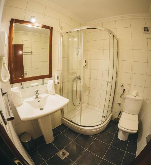 Habitación Triple Estándar, Bristol