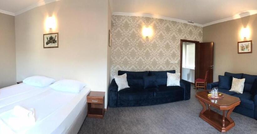 Suite, Bristol