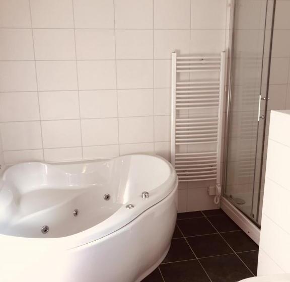 Suite, Bristol