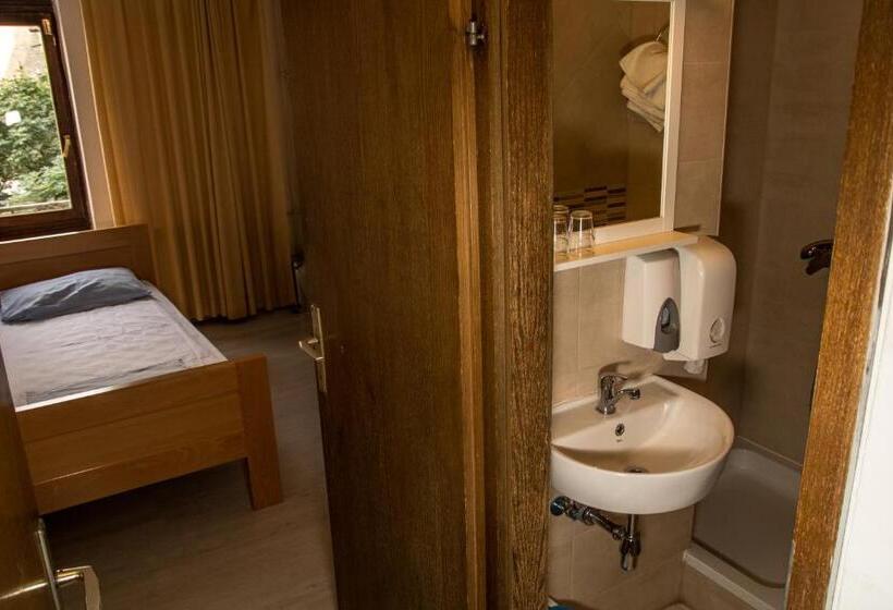 اتاق استاندارد, Hi Hostel Zagreb